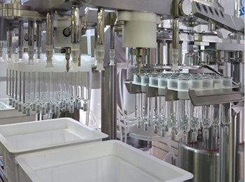 เครื่องบรรจุยาหยอดตาของลูกค้าชาวอเมริกันซื้อจากเรา